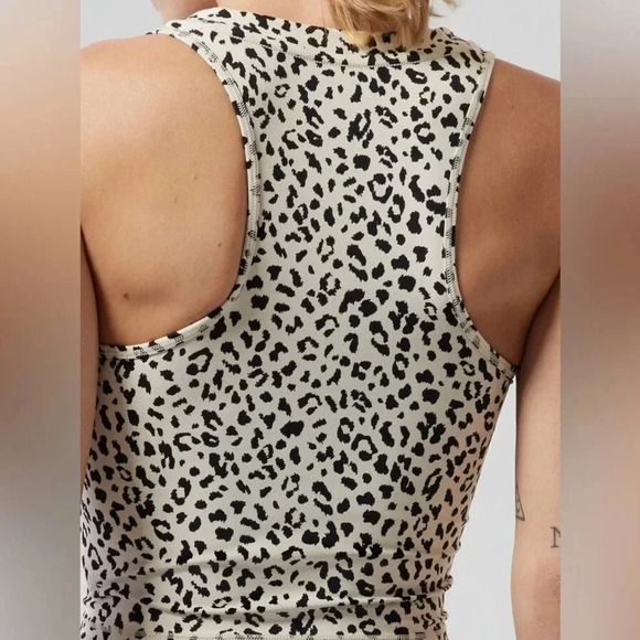 Athleta Shanti Crop Leopard Cheetah Animal Print Tank size M - Picture 4 of 11